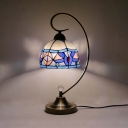 Traditional Tiffany Dome Table Light Stained Glass 1 Light Plug-In Desk Light for Living Room