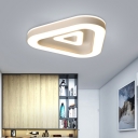 Metallic Triangle Ceiling Mounted Light Modernist Black/White LED Flush Mount for Bedroom, 18