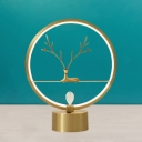 Deer and Ring Table Lighting Modernist Metal LED Bedside Nightstand Lamp in Gold