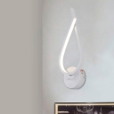 Modern Twist Wall Mounted Light Fixture Metal LED Bedroom Wall Mount Lighting in Black/White