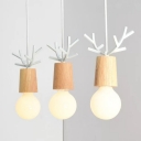 Modern Style 3 Lights Mini Pendant Lamp in Black/White Wooden Shade Antlers Hanging Light for Dinning Room