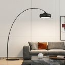 Minimalist Style Line Floor Lamp Wrought Iron Floor Lamp in Black for Living Room and Study