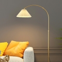 Minimalist Style Line Floor Lamp Wrought Iron Floor Lamp for Living Room and Study Room