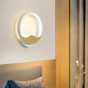 Modern Metal LED Wall Lamp with Integrated LED and Wall Control