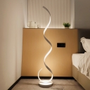Sleek Contemporary LED Floor Lamp in Modern Metal Design for Residential Use