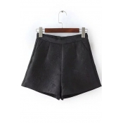 Plain Embossing Pleated Pocket Detailed Zip Back Shorts
