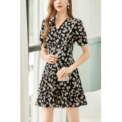 Ladies Gorgeous Daisy Floral Printed Short Sleeve V-neck Button up Ruffled Short A-line Dress in Black