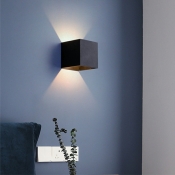 Minimalist LED Wall Light 3.9