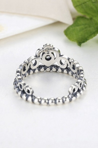 Retro Stylish Crown Design Ring with Diamond