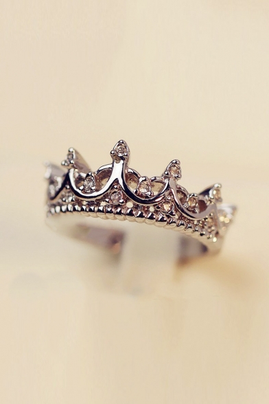 Stylish Crown Design Ring Studded with Diamond