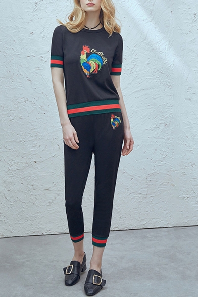 New Stylish Embroidery Rooster Striped Pattern Short Sleeve Round Neck Tee with Cropped Skinny Pants