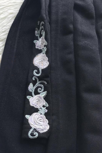 Floral Embroidered Elastic Waist Pleated Mini Skorts