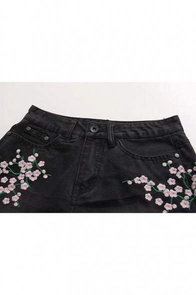 Embroidery Floral Pattern ripped High Waist Denim Shorts