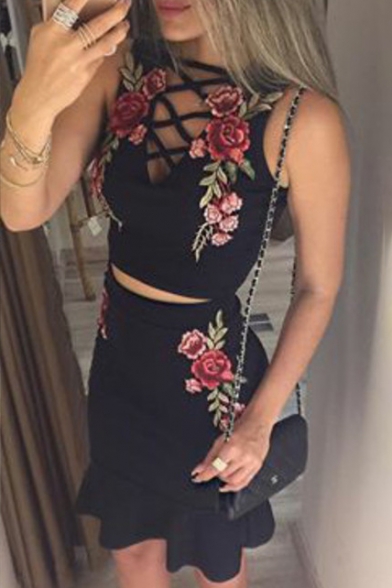 Retro Floral Embroidered Sleeveless Cropped Top with Bodycon Midi Skirt