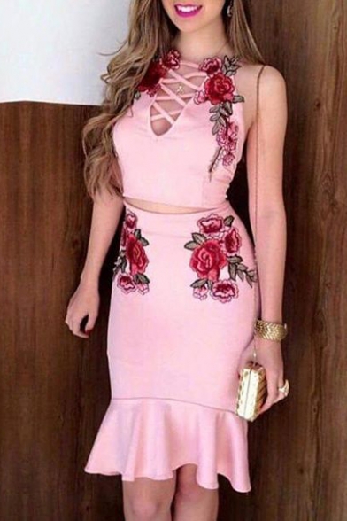 Retro Floral Embroidered Sleeveless Cropped Top with Bodycon Midi Skirt