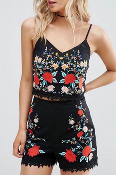 Chic Lace Trim Floral Printed Spaghetti Straps Cropped Cami with Shorts