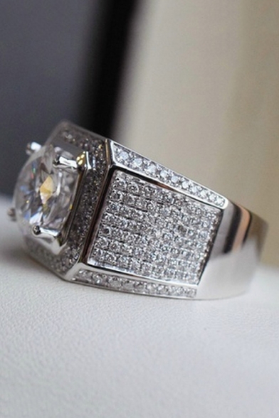 Fashionable Simple Shimmering Diamond Ring