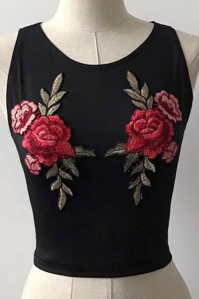 Chic Embroidery Floral Pattern Round Neck Cropped Tank