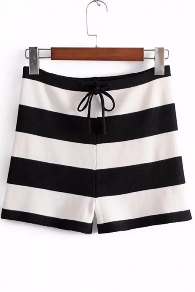 Trendy Striped Pattern Drawstring Waist Slim-Fit Hot Pants