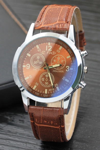 Fashionable Leather Strap Men's Quartz Watch