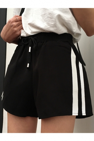 

Sportive Striped Side Drawstring Waist Pocket Detail Loose Sports Shorts, Black;red