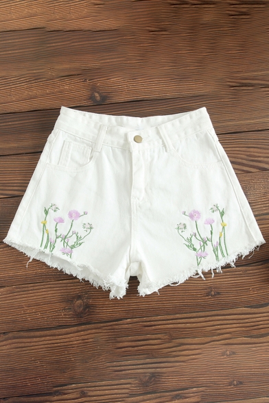 Summer's New Arrival Floral Embroidered Zipper Fly Denim Shorts