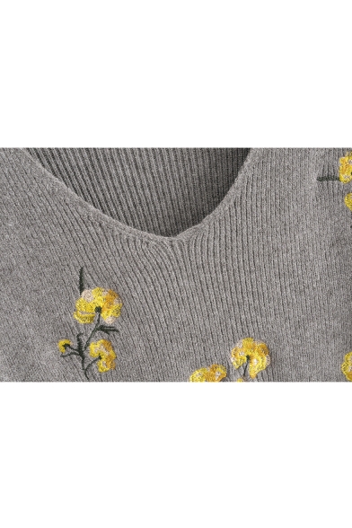 Floral Embroidered V Neck 3/4 Length Sleeve Cropped Sweater