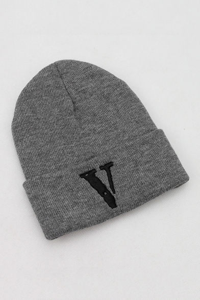Trendy Simple Letter V Embroidered Rolled Cuff Knitted Beanie Hat