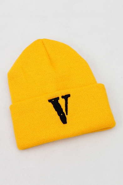 Trendy Simple Letter V Embroidered Rolled Cuff Knitted Beanie Hat