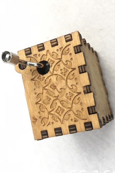 6.4*5.2*4.1cm Fancy Letter LA LA LAND Figure Carved Vintage Hand Cranked Music Box