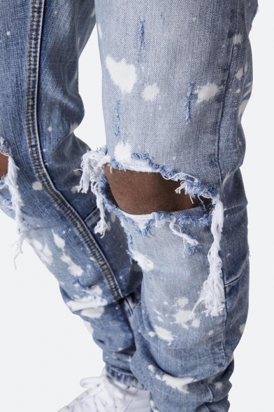 Men's New Trendy Ink Spray Printed Knee Cut Regular Fit Light Blue Ripped Jeans
