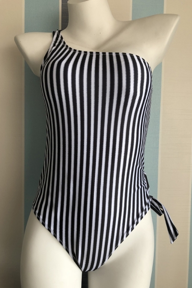 Fashionable One Shoulder Striped Print Tied Side Colorblocked One Pieces Swimwear