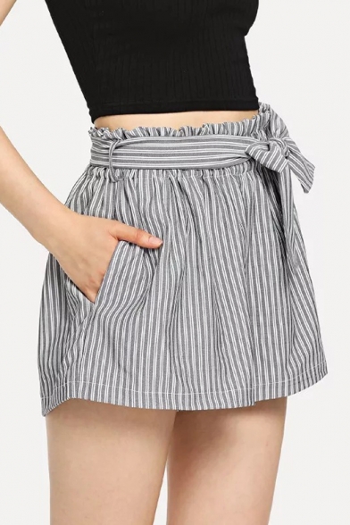 Hot Fashion Bow-Tied Waist Vertical Stripe Printed Grey Culotte Shorts for Women