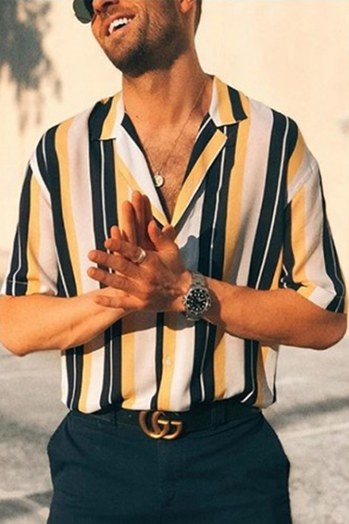 Guys Summer Cool Vertical Stripe Print Lapel Collar Short Sleeve Loose Camp Shirt