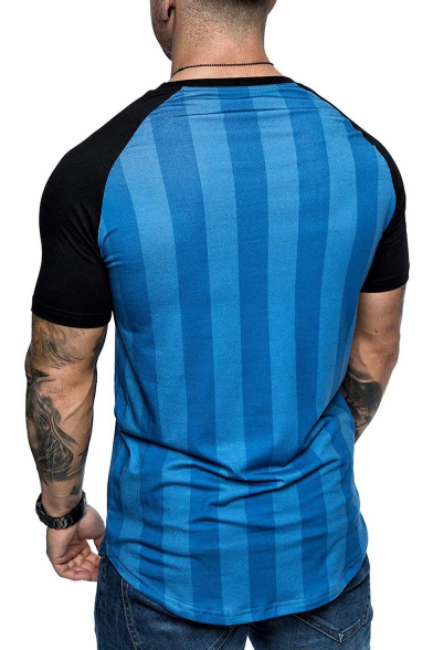 Mens Stylish Vertical Stripe Printed Round Neck Short Sleeve Slim Fit T-Shirt