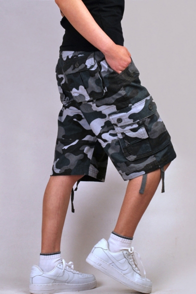 Men's Cool Fashion Camouflage Printed Flap Pocket Side Ribbon Embellished Loose Cotton Cargo Shorts