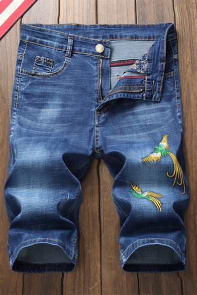 Men's Summer Fashion Medium Washed Phoenix Embroidery Pattern Zip-fly Denim Shorts