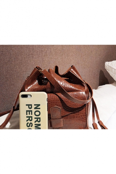New Fashion Crocodile Pattern Solid Color Belt Buckle Tassel Embellishment Drawstring Bucket Handbag 22*22*14 CM