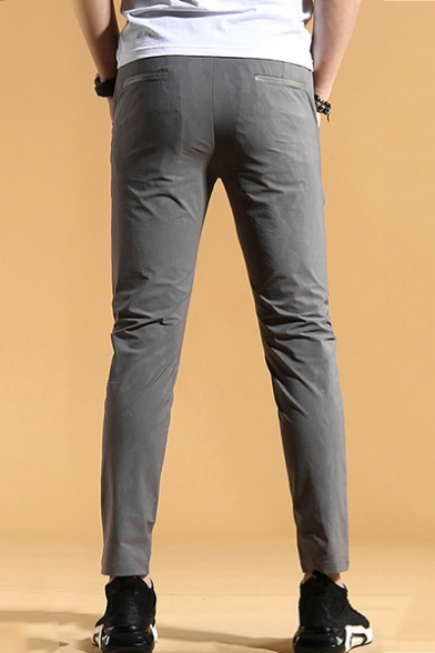 Men's New Fashion Plain Badge Embellished Drawstring Waist Slim Fit Cotton Casual Pants