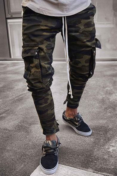 Men's Trendy Cool Camouflage Printed Flap Pocket Side Webbing Army Green Skinny Jeans without Drawcord