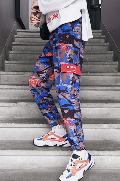 Men's New Fashion Camouflage Letter Printed Drawstring Waist Loose Cargo Pants with Side Pockets