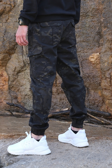 Men's Leisure Camouflage Printed Flap Pocket Slim Fit Zipper Embellished Cargo Pants