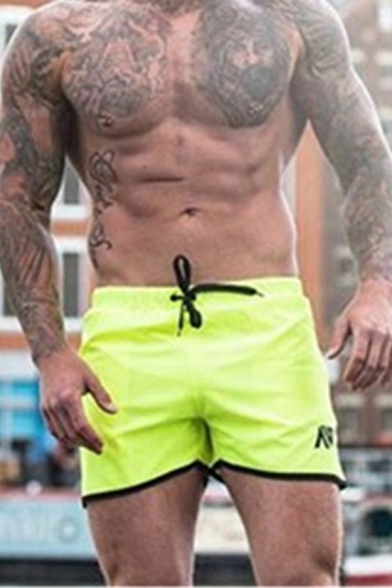 Chic Trendy Drawstring Waist Letter Print Contrast Piped Relaxed Shorts for Muscle Men