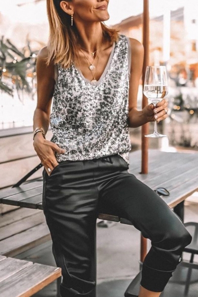 Sexy Glitter Sleeveless V-Neck Sequined Regular Fit Tank Top in Silver