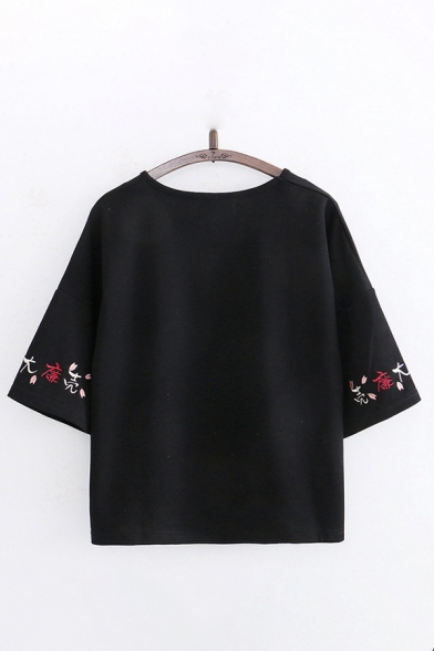 Harajuku Girls Japanese Letter Cat Flower Embroidered 3/4 Sleeve Round Neck Relaxed T Shirt