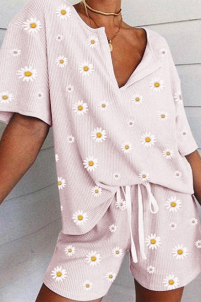 Casual All over Daisy Floral Printed Notched Collar Short Sleeve Loose T-Shirt & Drawstring Waist Shorts Pajama Set