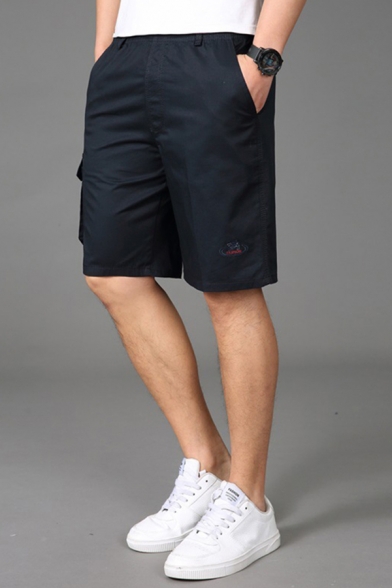 Unique Cargo Shorts Abstract Letter Embroidery Flap Pocket Applique Mid Rise Regular Fit Cargo Shorts for Men