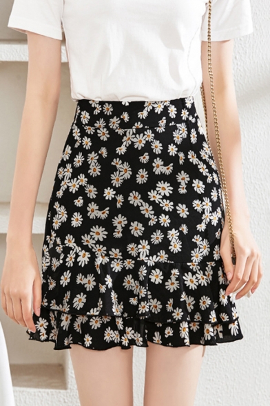 Pretty Girls Daisy Floral Printed High Rise Ruffled Mini A-line Skirt in Black