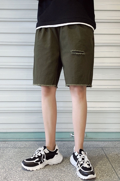 Popular Solid Color Elastic Waist Ripped Raw Edges Straight Cargo Shorts for Guys