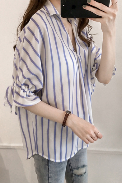 Classic Leisure Women's Short Sleeve V-Neck Stripe Printed Loose Fit Shirt